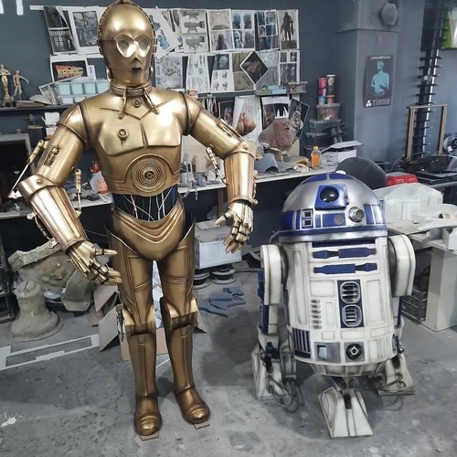 Life size 1 - r2-d2, led